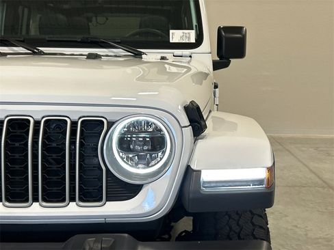 New 2025 Jeep Wrangler Sahara w/ Technology Group image 10