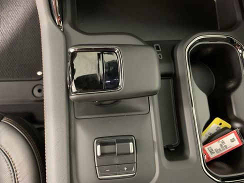 Used 2025 GMC Sierra 1500 AT4 w/ AT4 Premium Package image 15