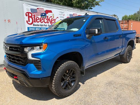 Used 2024 Chevrolet Silverado 1500 LT Trail Boss w/ LT Trail Boss Premium Package AWD/4WD image 6