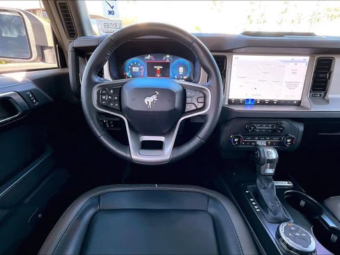 Used 2025 Ford Bronco Outer Banks image 5