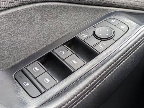 Used 2023 Nissan Rogue SV image 24