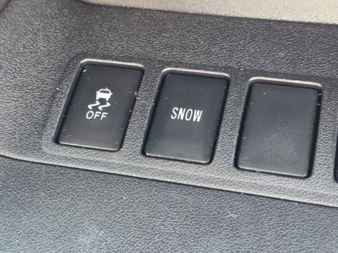 Used 2016 Toyota Highlander XLE image 7