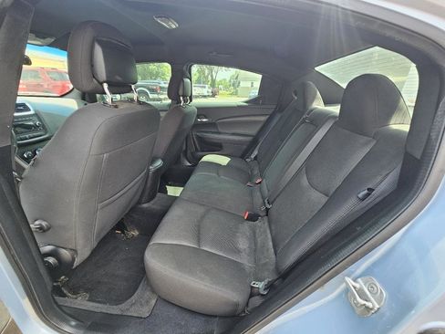 Used 2013 Dodge Avenger SE FWD image 22