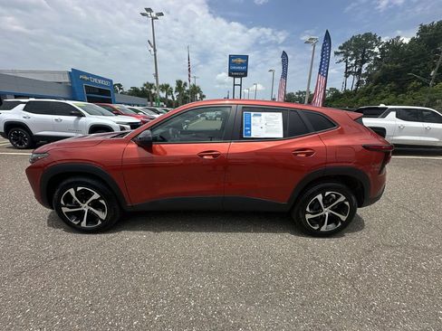 Used 2024 Chevrolet Trax RS w/ Driver Confidence Package FWD image 13