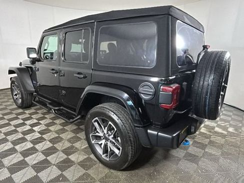 Used 2024 Jeep Wrangler Unlimited w/ Convenience Group AWD/4WD image 5