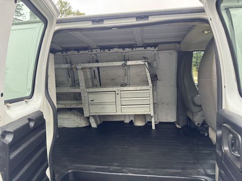 Used 2014 Chevrolet Express 2500 image 8