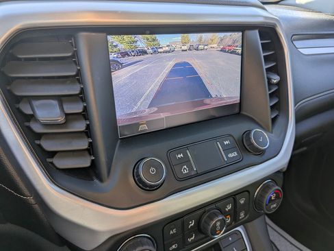 Used 2023 GMC Acadia SLT image 8