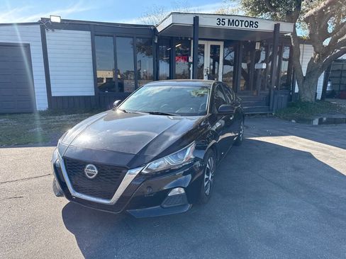 Used 2019 Nissan Altima 2.5 S image 2