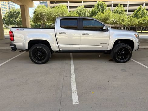 Used 2019 Chevrolet Colorado Z71 AWD/4WD image 5