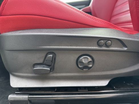 Used 2024 Alfa Romeo Stelvio Veloce image 28