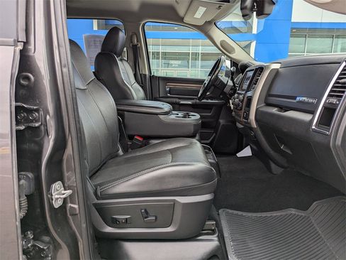 Used 2018 RAM 2500 Laramie image 38