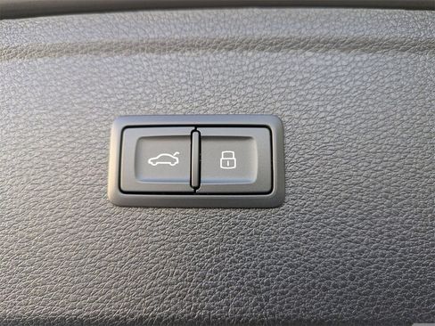 Used 2025 Audi SQ5 Premium Plus image 14