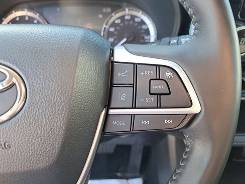 Certified 2023 Toyota Highlander LE image 20