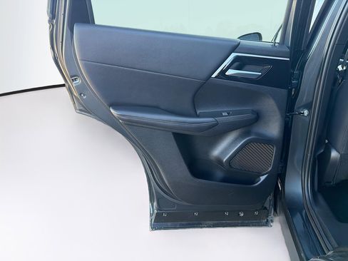 Used 2024 Mitsubishi Outlander SE AWD/4WD image 27