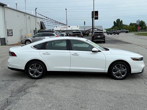 Used 2023 Honda Accord EX image 9