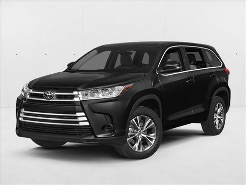Used 2017 Toyota Highlander Plus FWD image 1