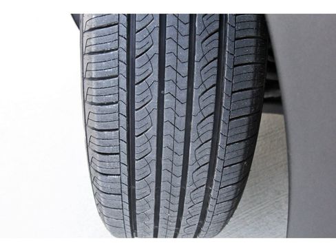Certified 2025 Hyundai Santa Fe SEL FWD image 31