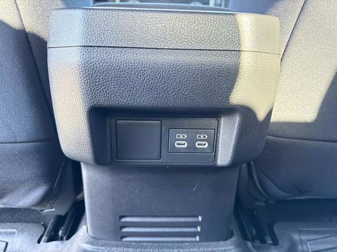 Used 2024 Toyota Tacoma TRD Sport image 31