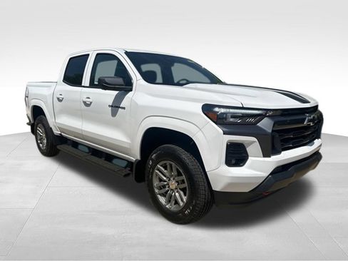 New 2026 Chevrolet Colorado LT w/ LT Convenience Package AWD/4WD image 7