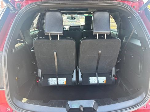 Used 2019 Ford Explorer XLT w/ Equipment Group 202A AWD/4WD image 40