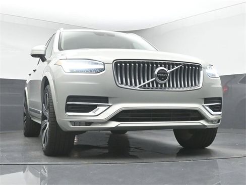 Used 2022 Volvo XC90 T6 Inscription w/ Advanced Package image 39