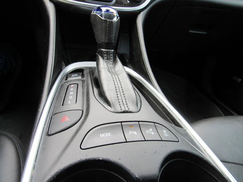 Used 2018 Chevrolet Volt Premier w/ Driver Confidence Package FWD image 28