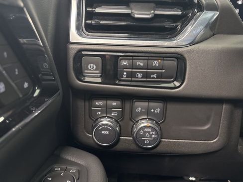 Used 2025 GMC Yukon Denali image 43