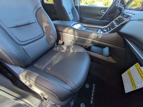 New 2026 Nissan Armada SV image 32