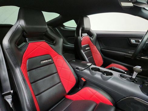 Used 2019 Ford Mustang Coupe RWD image 23