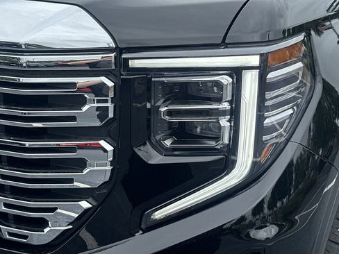 Used 2024 GMC Sierra 1500 Denali w/ Denali Reserve Package AWD/4WD image 11
