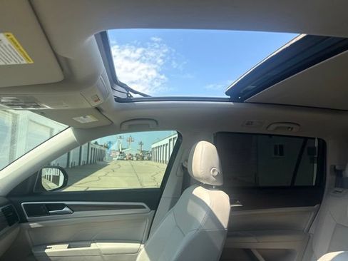 Used 2022 Volkswagen Atlas SEL AWD/4WD image 3