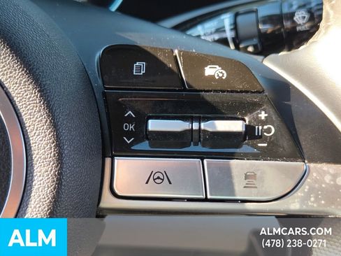 Used 2024 Hyundai Elantra Limited image 25