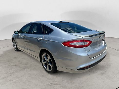 Used 2014 Ford Fusion SE w/ Equipment Group 201A FWD image 3