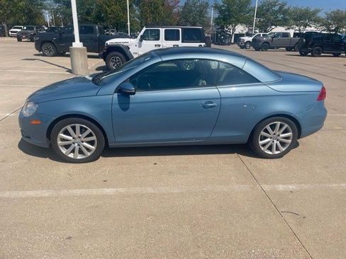 Used 2009 Volkswagen Eos Komfort FWD image 2