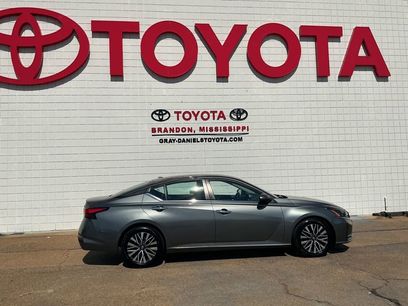 Used 2023 Nissan Altima 2.5 SV