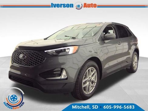Used 2024 Ford Edge SEL w/ Convenience Package AWD/4WD image 3