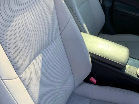 Used 2013 Lexus ES 300h w/ Luxury Pkg FWD image 16