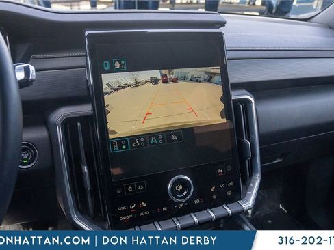 Used 2025 GMC Acadia Elevation image 8