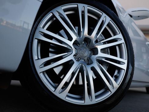 Used 2014 Audi A8 L TDI w/ Premium Package image 34