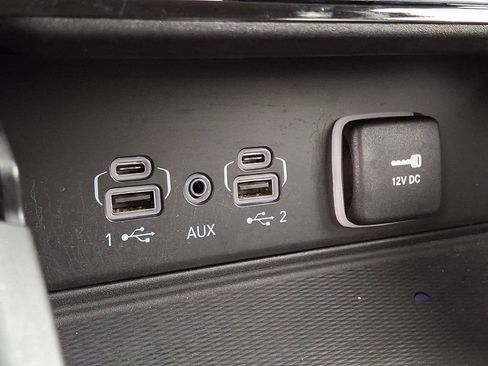 Used 2023 Jeep Grand Cherokee Laredo w/ Luxury Tech Group I AWD/4WD image 24