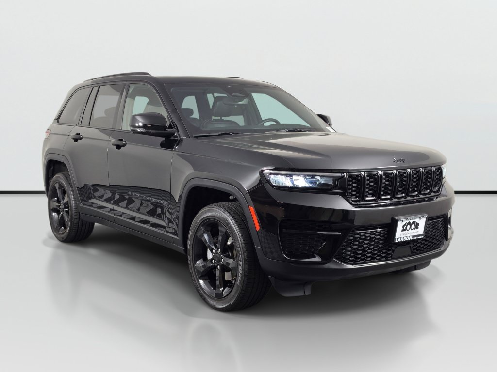 Used 2024 Jeep Grand Cherokee Altitude AWD/4WD image 8