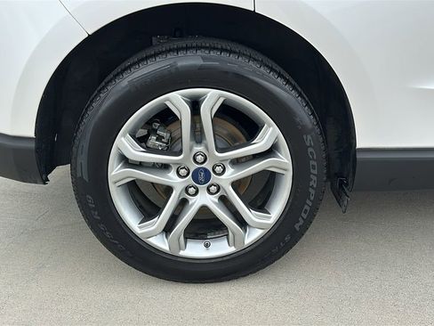 Used 2016 Ford Edge Titanium w/ Technology Package FWD image 16