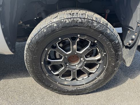 Used 2018 Toyota Tundra SR5 AWD/4WD image 28