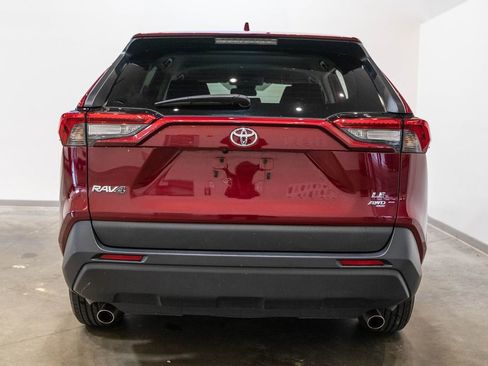 Used 2024 Toyota RAV4 LE AWD/4WD image 8