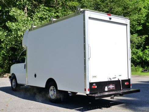 Used 2021 Chevrolet Express 3500 w/ Power Convenience Package RWD image 7