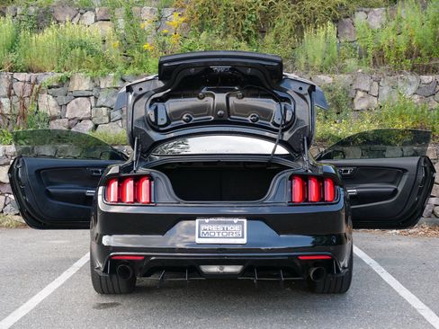 Used 2017 Ford Mustang Coupe RWD image 9