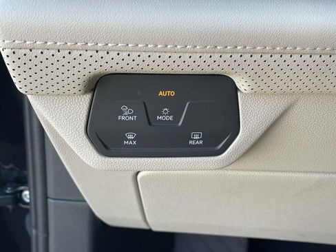 New 2026 Volkswagen Atlas SE FWD image 30