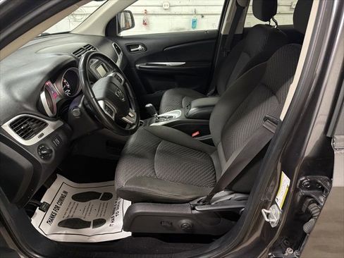 Used 2020 Dodge Journey SE w/ SE Popular Equipment Group image 11