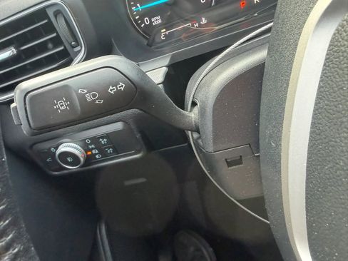 Used 2021 Ford Explorer XLT w/ Equipment Group 202A AWD/4WD image 16
