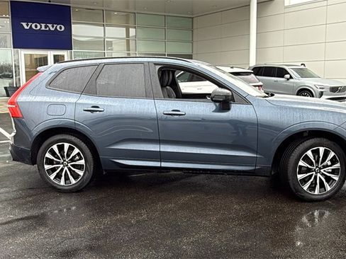 Certified 2025 Volvo XC60 B5 Plus image 2